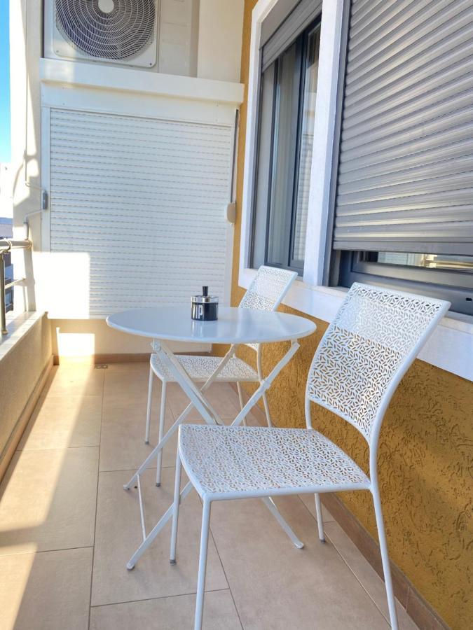 Comfort Apartament, Near The Beach Дуррес Экстерьер фото